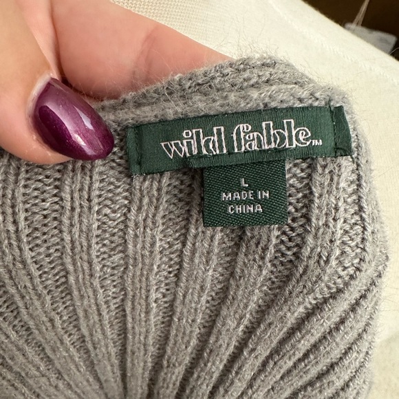 Wild Fable Sweater Size L , GUC - Picture 4 of 5